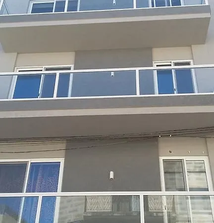 First Class Chezli By G&g Apartment Birzebbuga