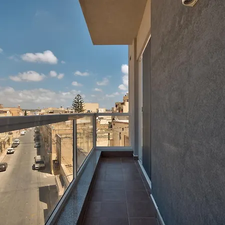 First Class Chezli By G&g Apartment Birżebbuġa